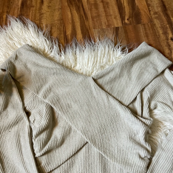 Free People Marley Off Shoulder Twist Top - Picture 4 of 7